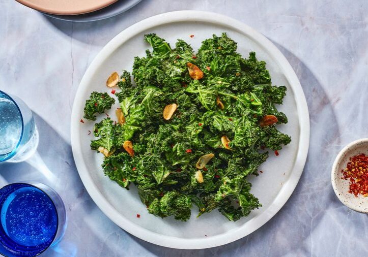 FAW-recipes-sauteed-kale-with-garlic-and-olive-oil-hero-01-e6a36ce9584946c896780b0ca541f59d