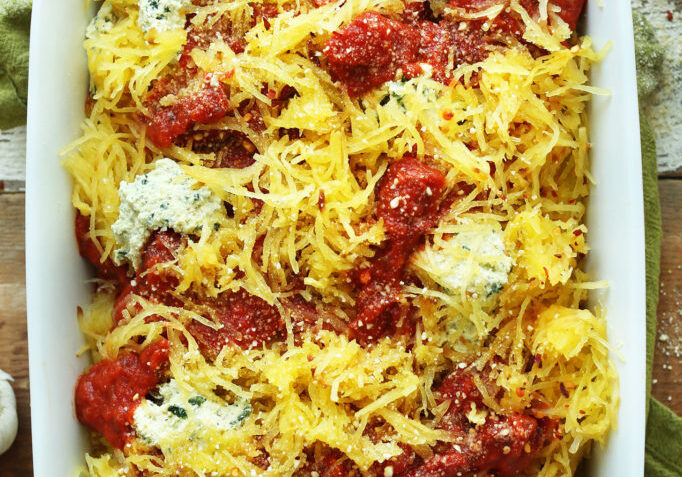 HEALTHY-Spaghetti-Squash-Lasagna-Bake-10-ingredients-plant-based-SO-delicious-vegan-glutenfree-lasagna-recipe-fall-recipe-healthy