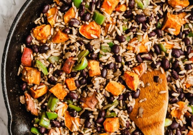 Sweet-Potato-Black-Bean-Vegan-Burritos-3-640x960